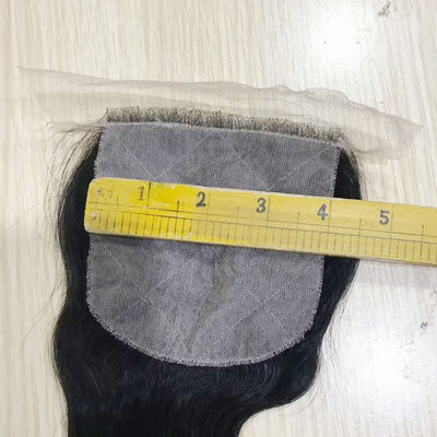 Passe a Agulha Fechamento de renda para cabelo humano 4*4 Fechamento de renda transparente corpo ondulado preto natural